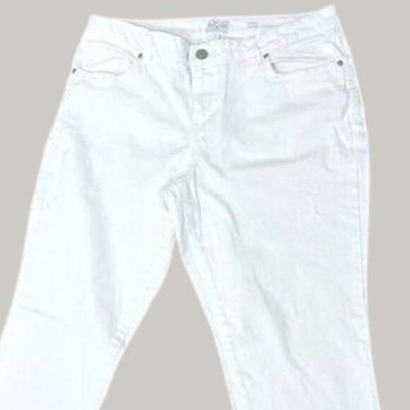 S. & Co. Denim - S & Co. White Skinny Jeans Size 14 – Pristine, Polished, Modern Fit